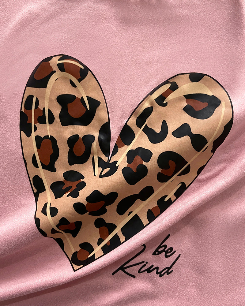 2 Pieces Outfit Letter Print & Leopard Heart Pattern Short Sleeve Top and Leopard Print Elastic Waist Pants Set Casual Pajamas Set