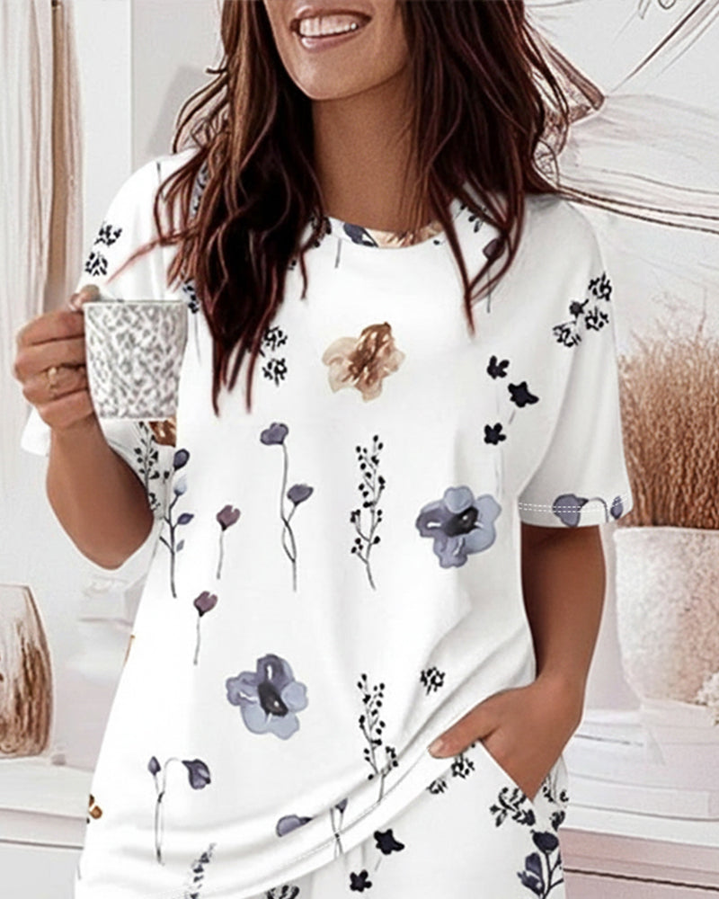 2 Pieces Outfit Round Neck Short Sleeve Top and Elastic Waist Shorts Set Casual Watercolor Floral Print Pajamas Set